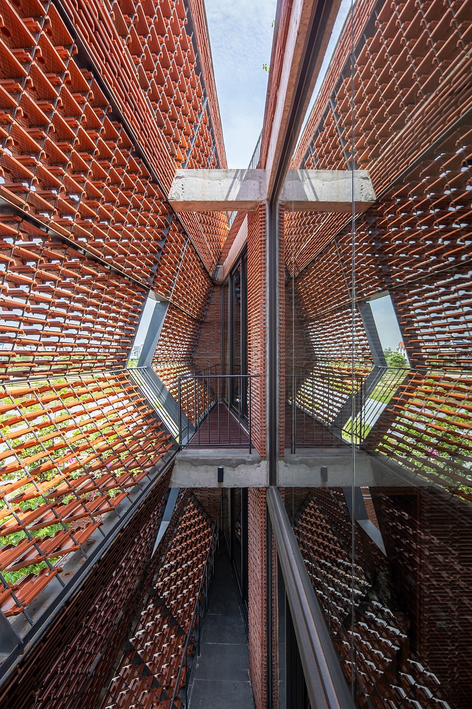 Tile Nest by H P Architects