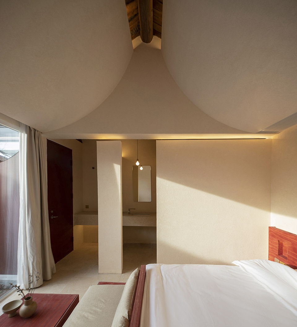 人字吊顶与自然光,Herringbone ceiling and natural light