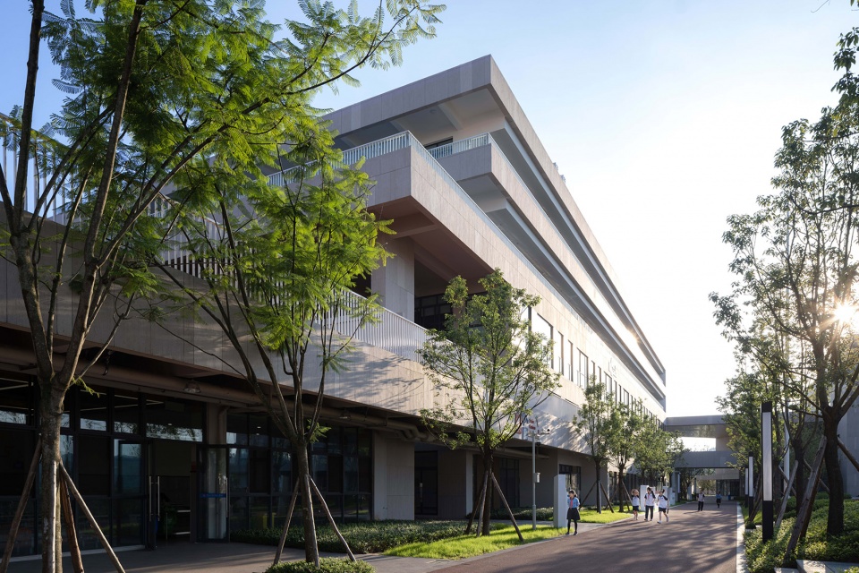 renshou campus of chengdu foreign language school by rong zhaohui studio zradi
