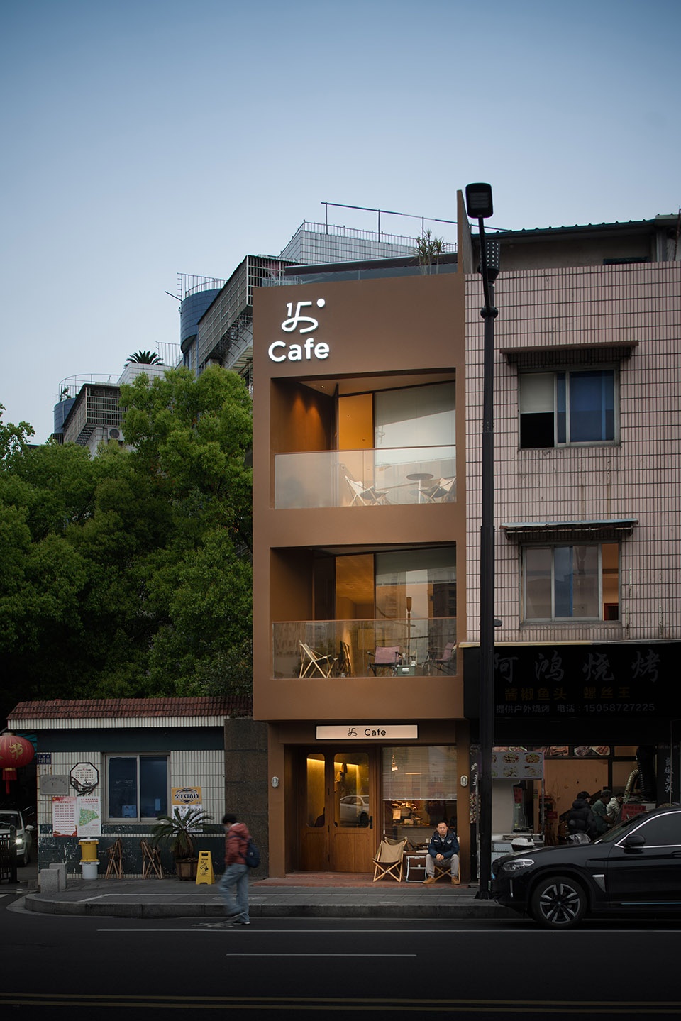 竖向的咖啡店 杦拾设计
