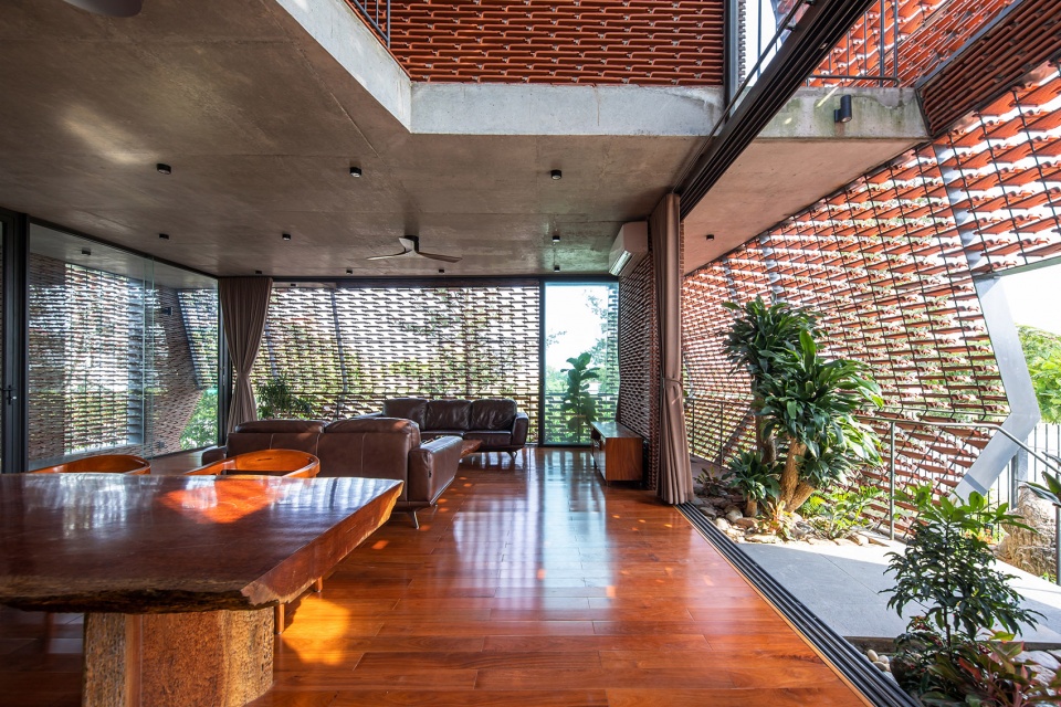 Tile Nest by H P Architects