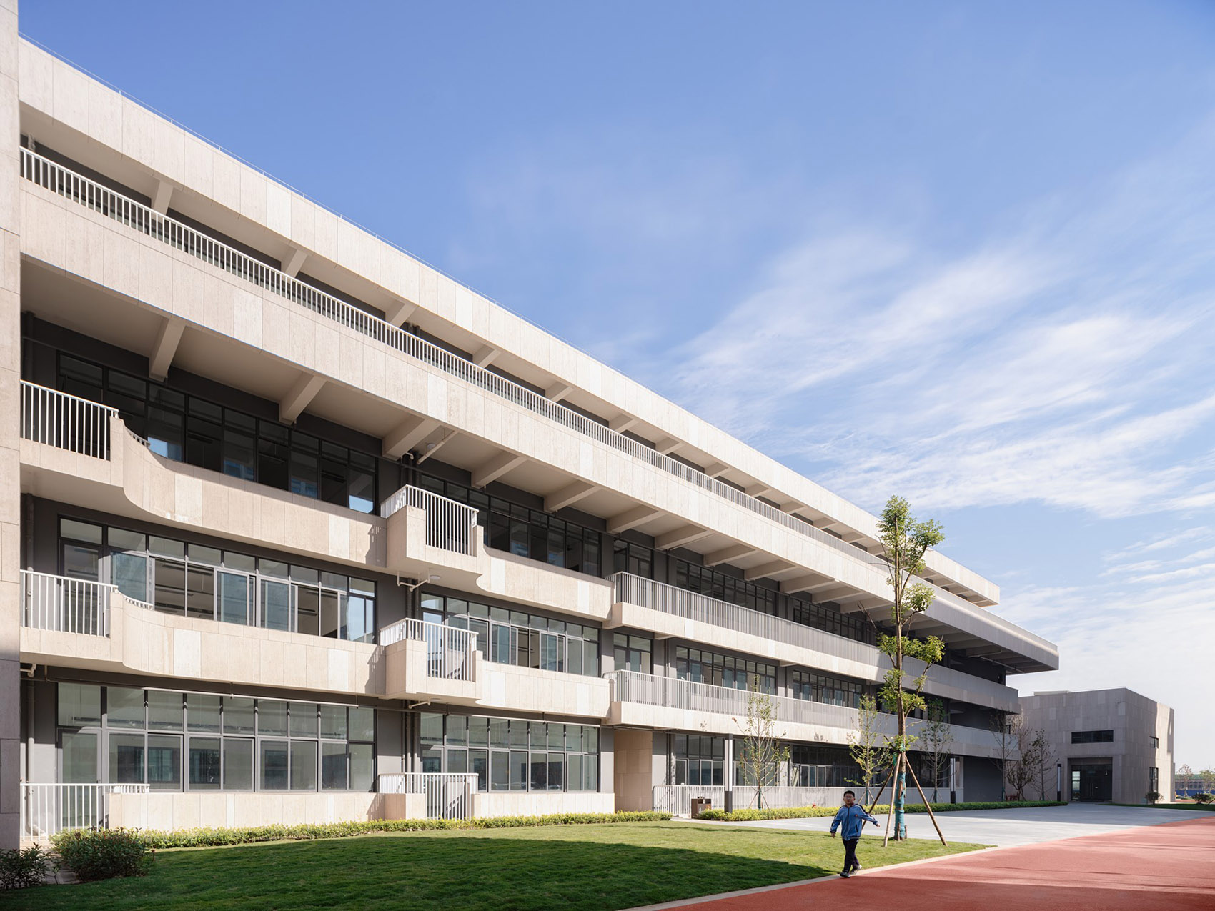 Renshou Campus of Chengdu Foreign Language School by Rong Zhaohui ...