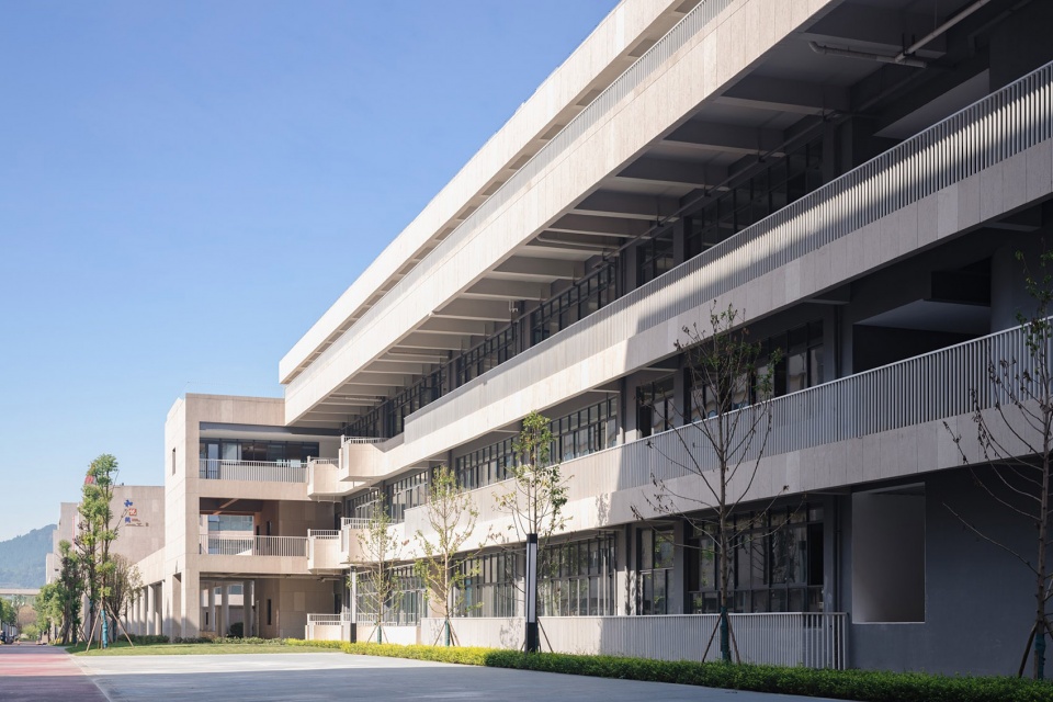 renshou campus of chengdu foreign language school by rong zhaohui studio zradi