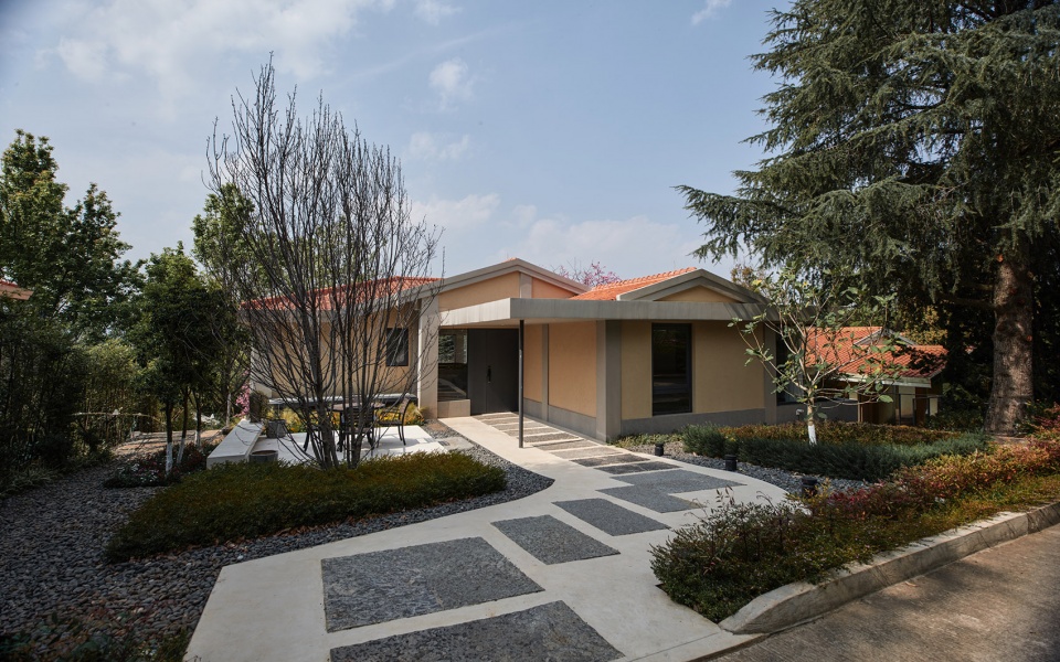 House Rooted in the Soil China by KiKi ARCHi