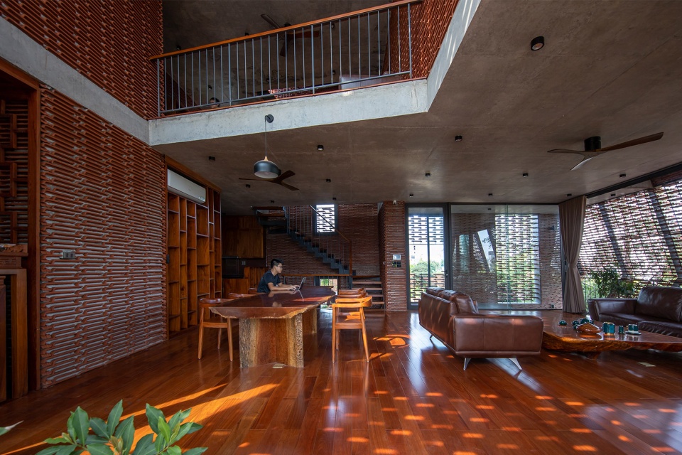 Tile Nest by H P Architects