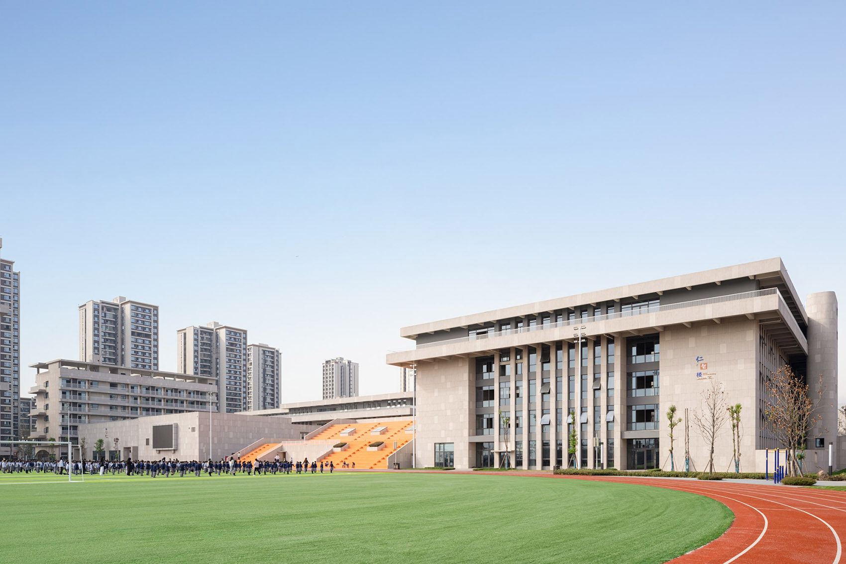 Renshou Campus of Chengdu Foreign Language School by Rong Zhaohui