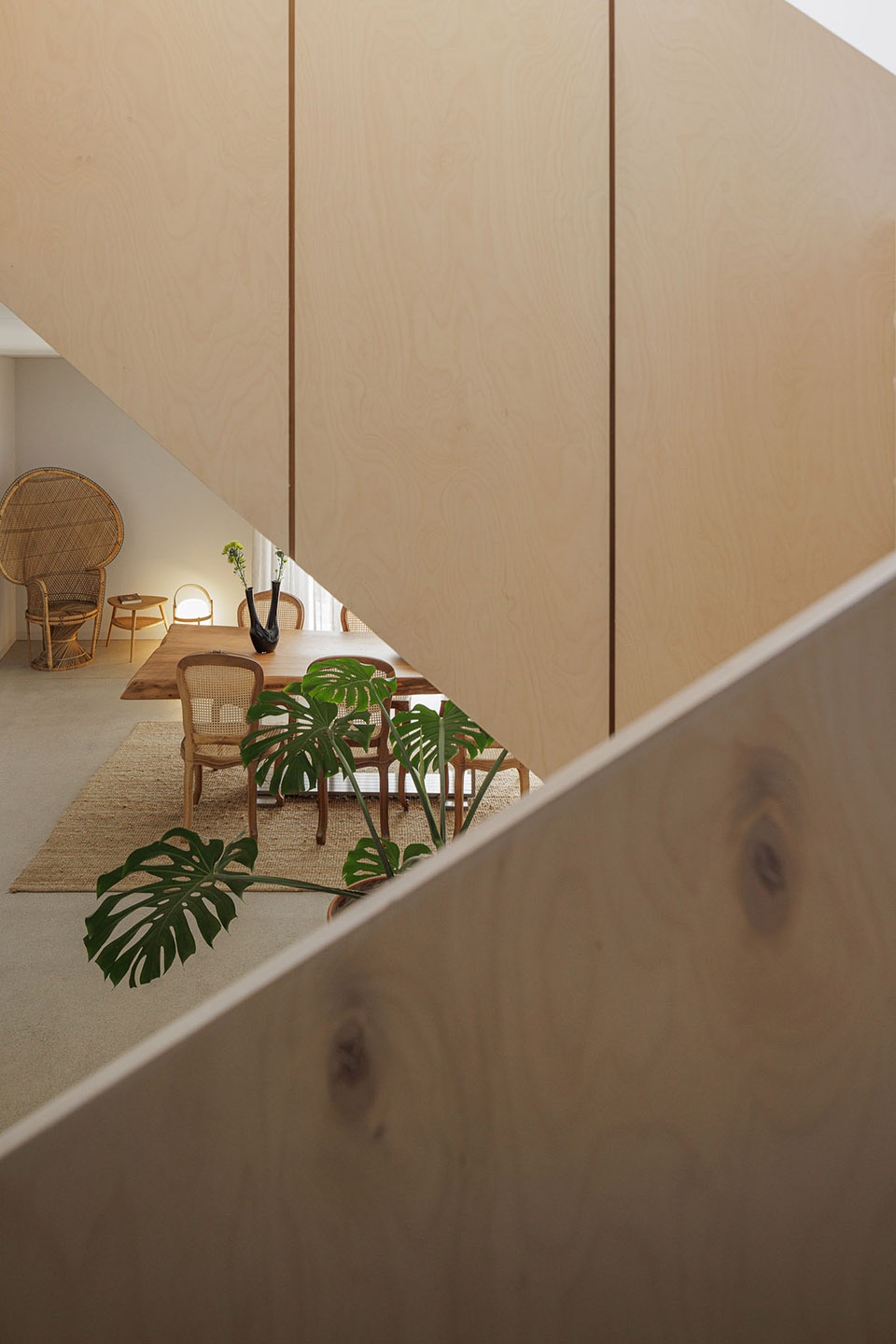 Casa Vertical by Ivo Tavares Studio