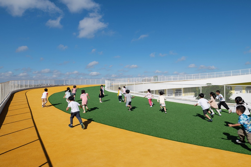 haikou jiangdong huandao experimental school by tao