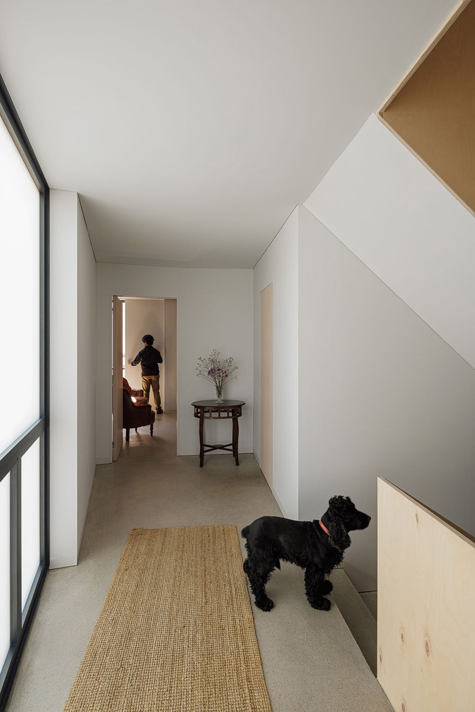 Casa Vertical by Ivo Tavares Studio