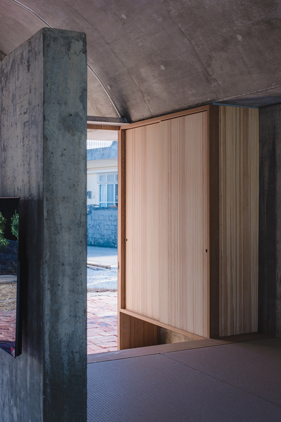 house in shikenbaru by studio cochi architects