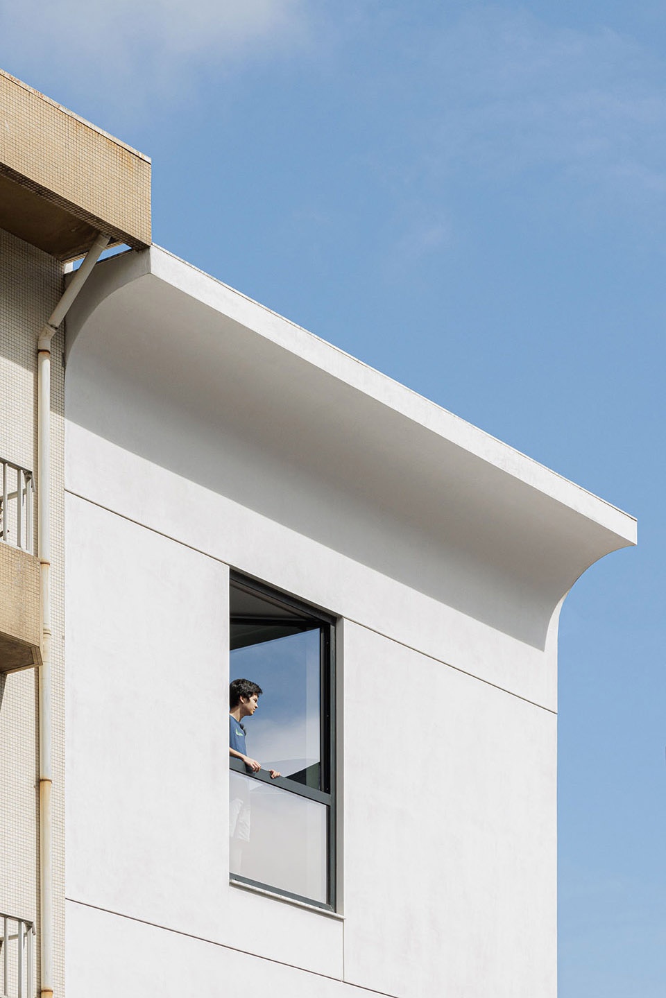 Casa Vertical by Ivo Tavares Studio umw