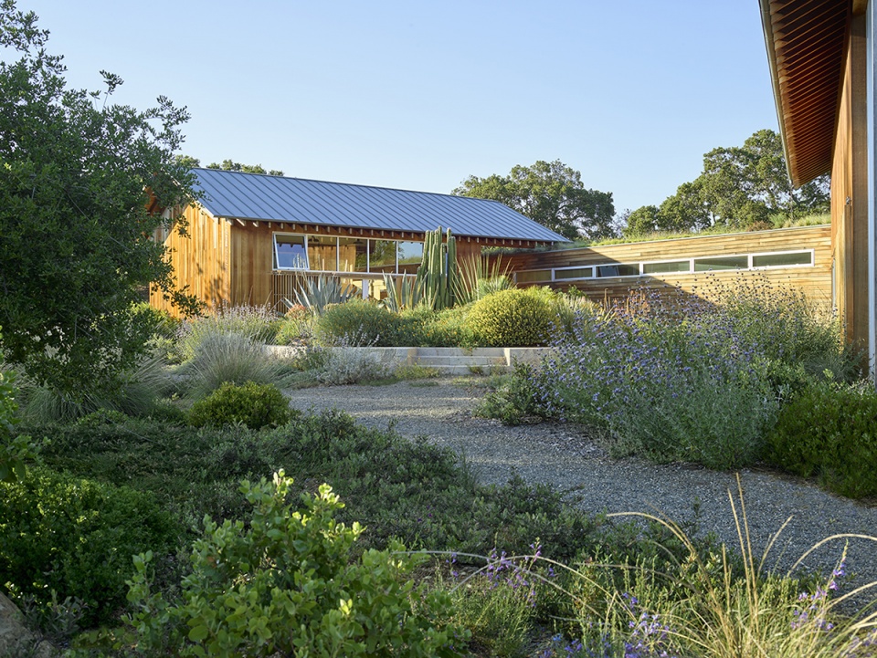 2022 asla residential design award of honor coast ridge residence scott lewis landscape architecture