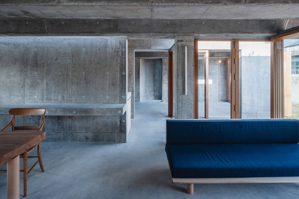 house in shikenbaru by studio cochi architects