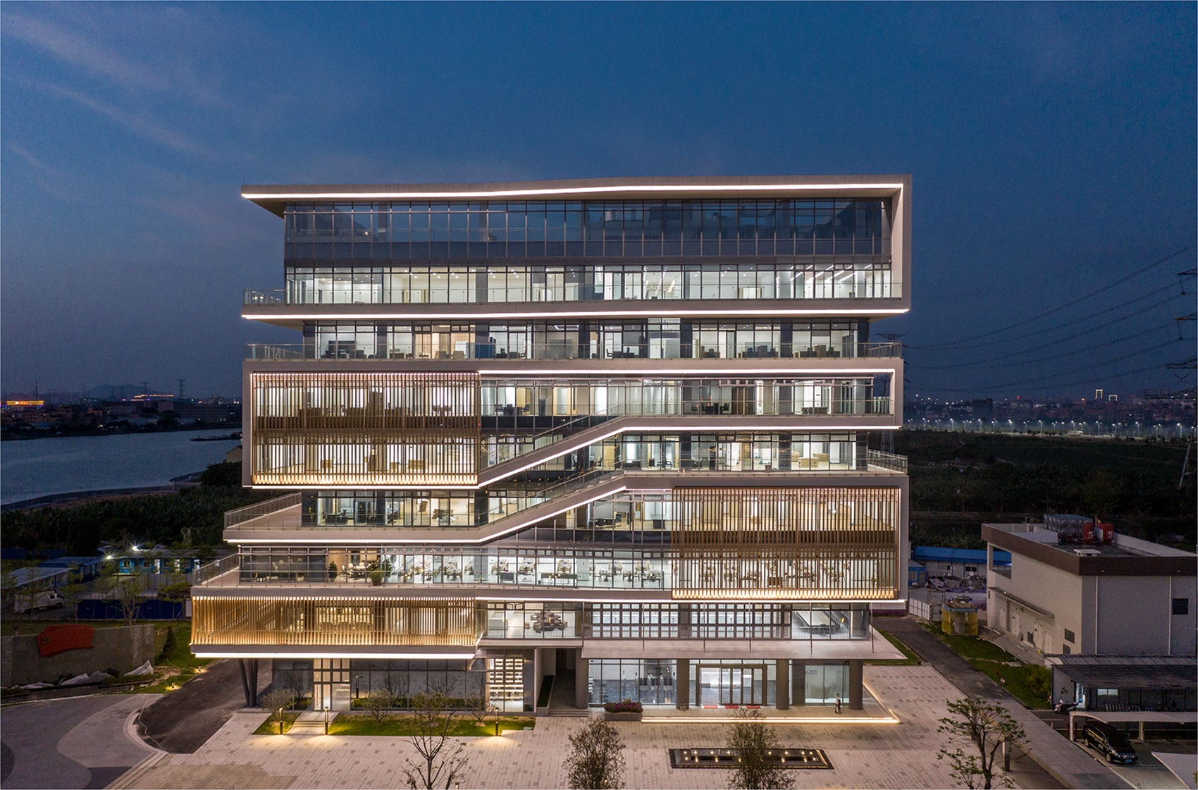 No.5 Research Building of Dongguan Shuixiang Science and Technology Innovation Center by SLDIC 