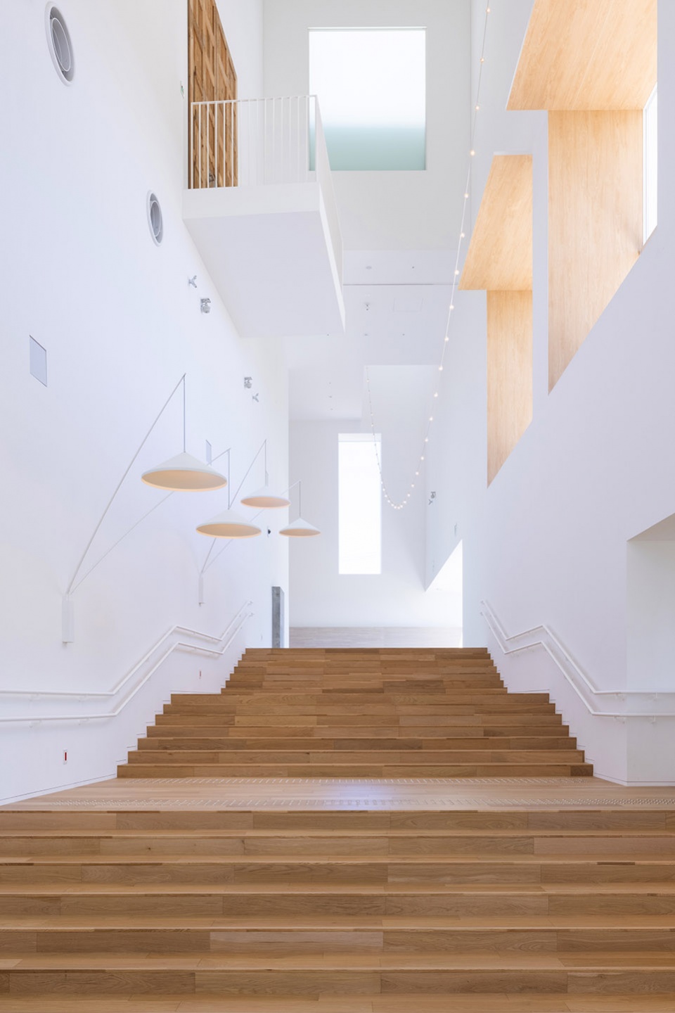 maruhonmakiart terrace by sou fujimoto architects