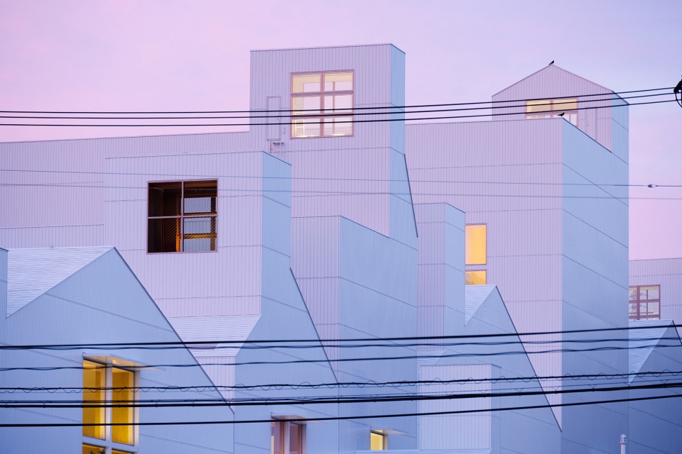 maruhonmakiart terrace by sou fujimoto architects