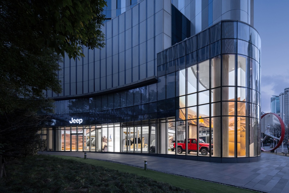 the first global jeep adventure creating experiential auto retail by ingroup