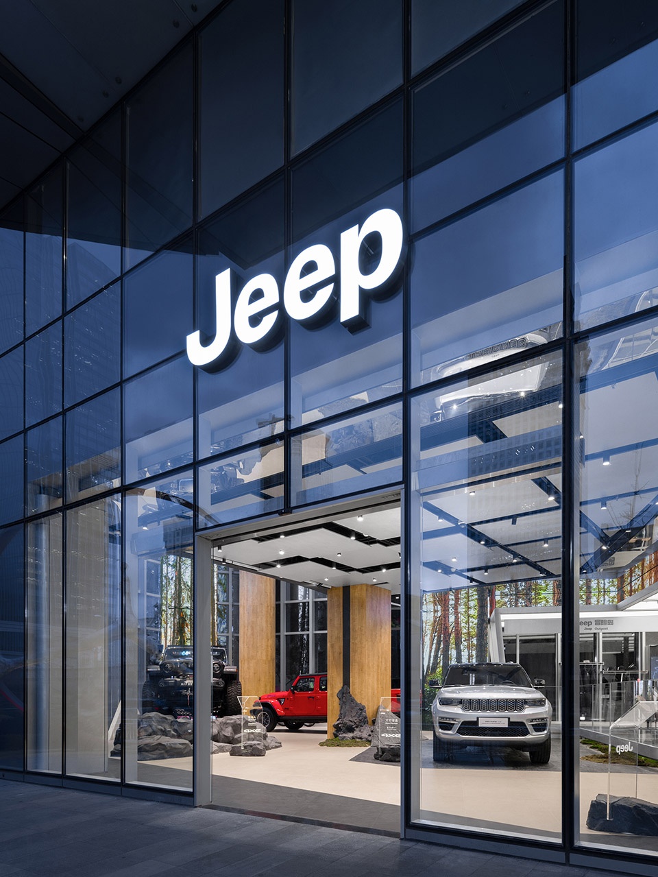 the first global jeep adventure creating experiential auto retail by ingroup