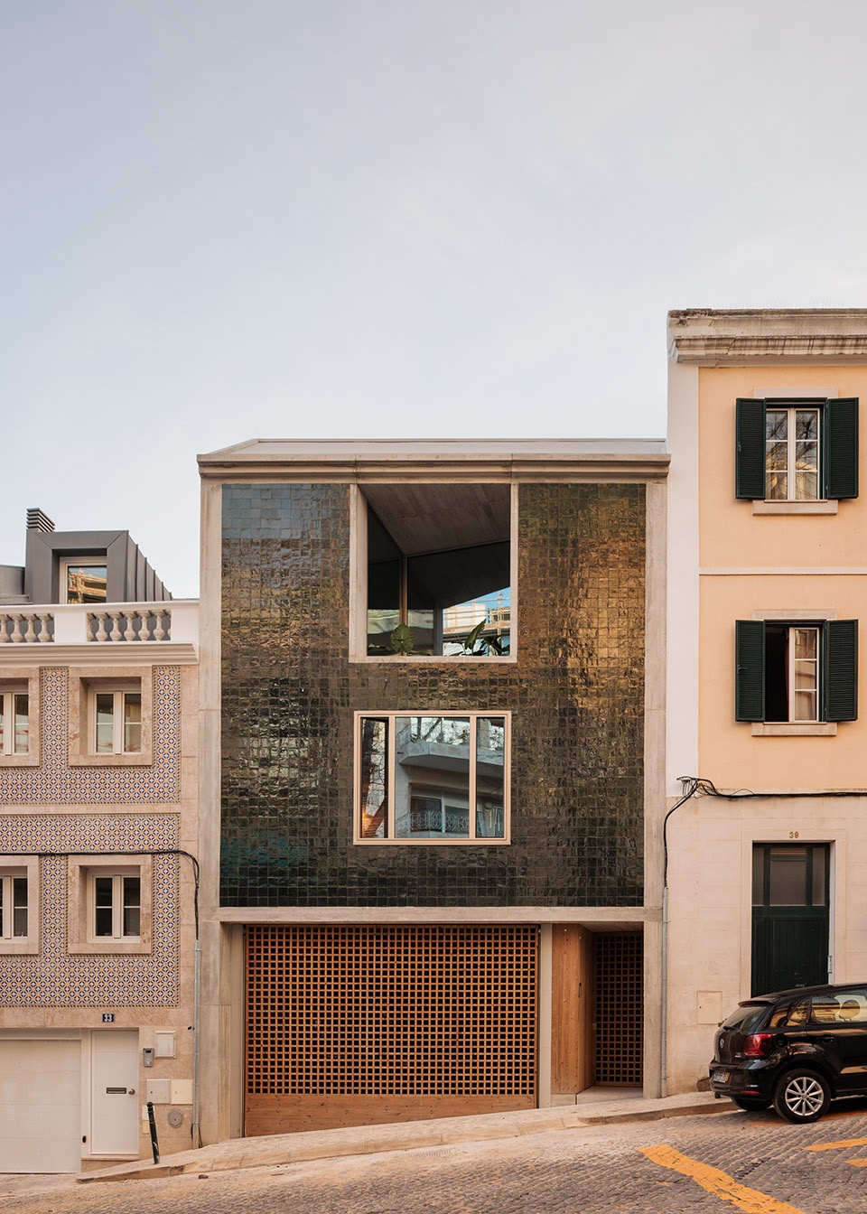 House In Rua Sao Francisco De Borja Lisbon by Ricardo Bak Gordon