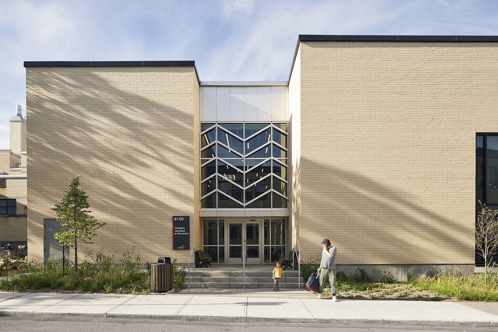 Rosemont Aquatic Center by Poirier Fontaine Architectes Inc. & Riopel ...