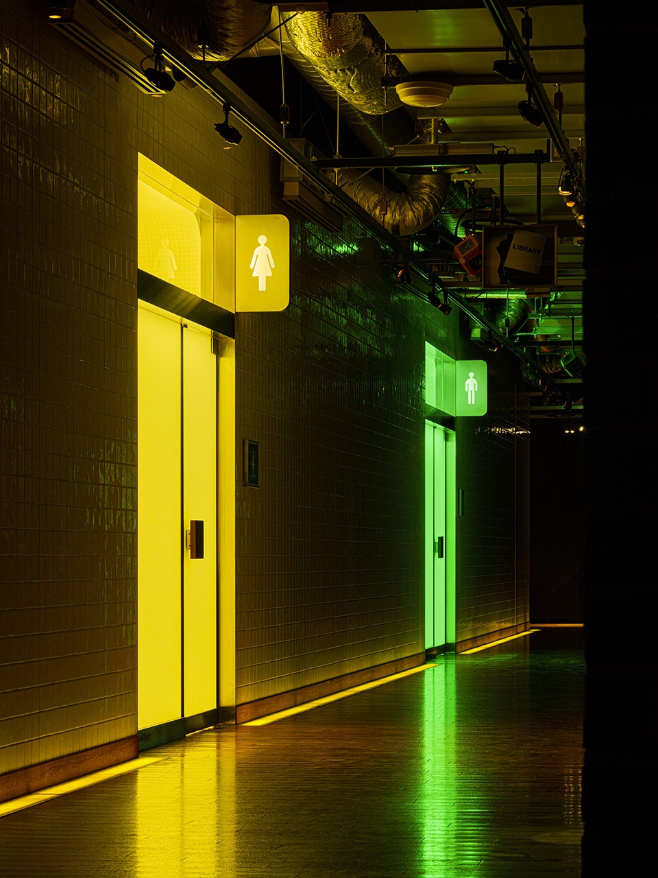 marunouchi house toilet by i in
