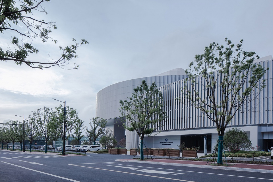 nanjing jiangbei civic center by meng architects