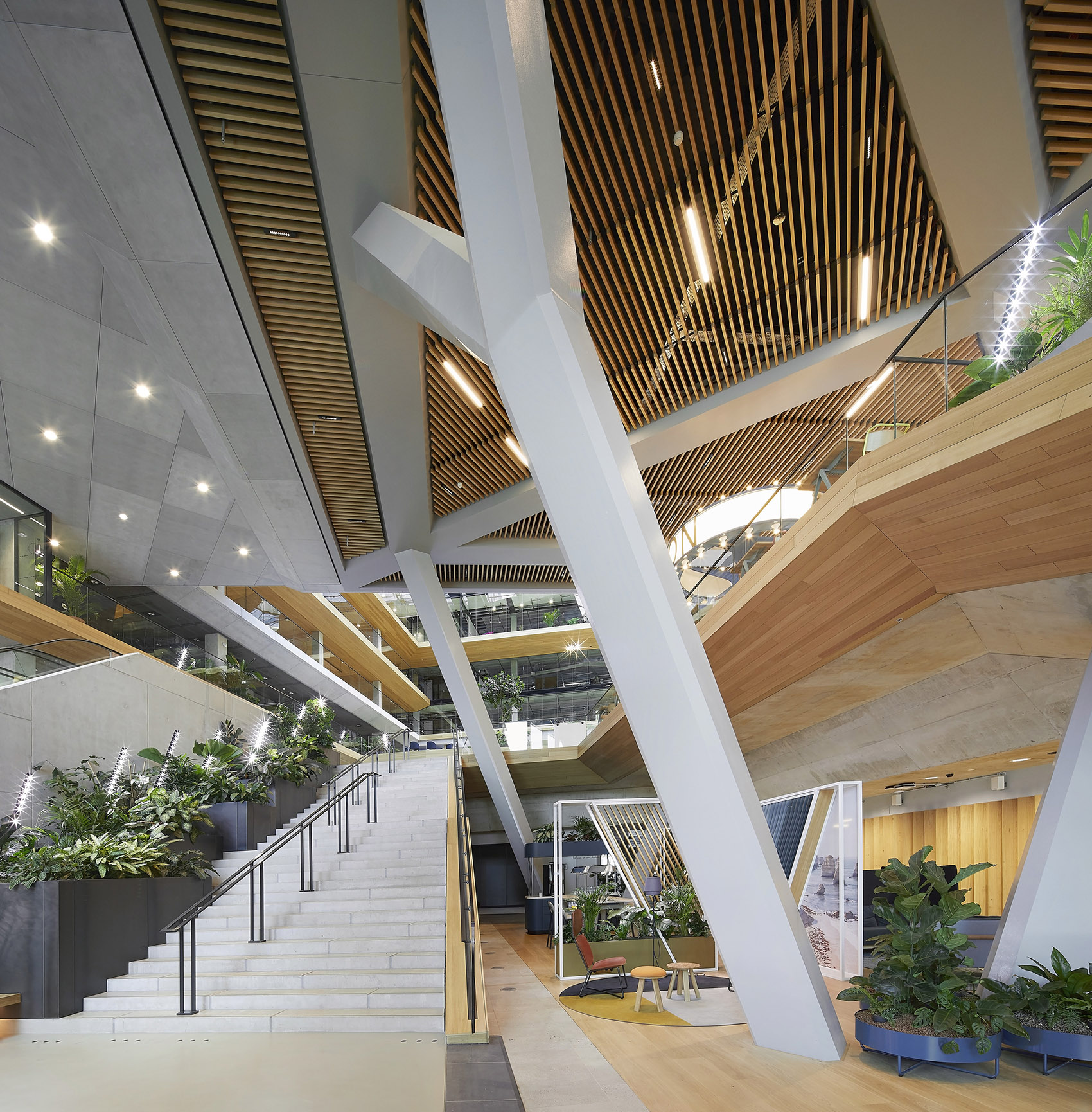 Booking.com City Campus / UNStudio + HofmanDujardin - 谷德设计网