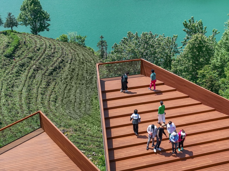 Qinglong Bay Lake Viewing Station Sichuan Tibet Route South Anhui by MEDG Current Engineering Design