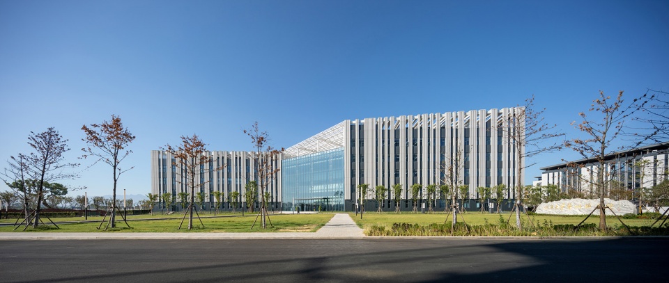 Quzhou Smart Industry Investment and Development Co Ltd China by architecturestudio