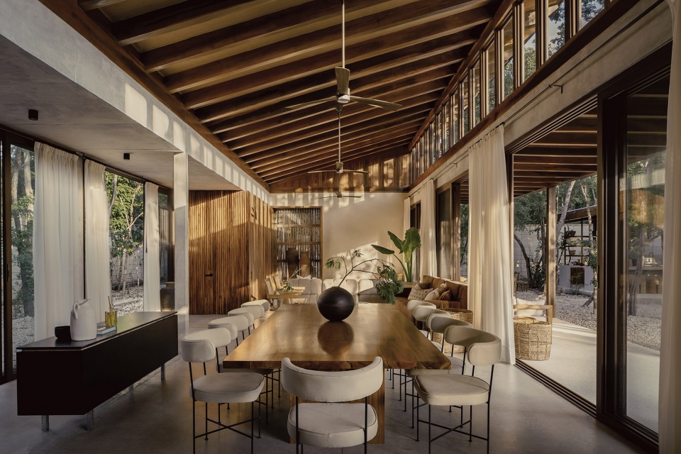 Casa Tropical by Jaque Studio
