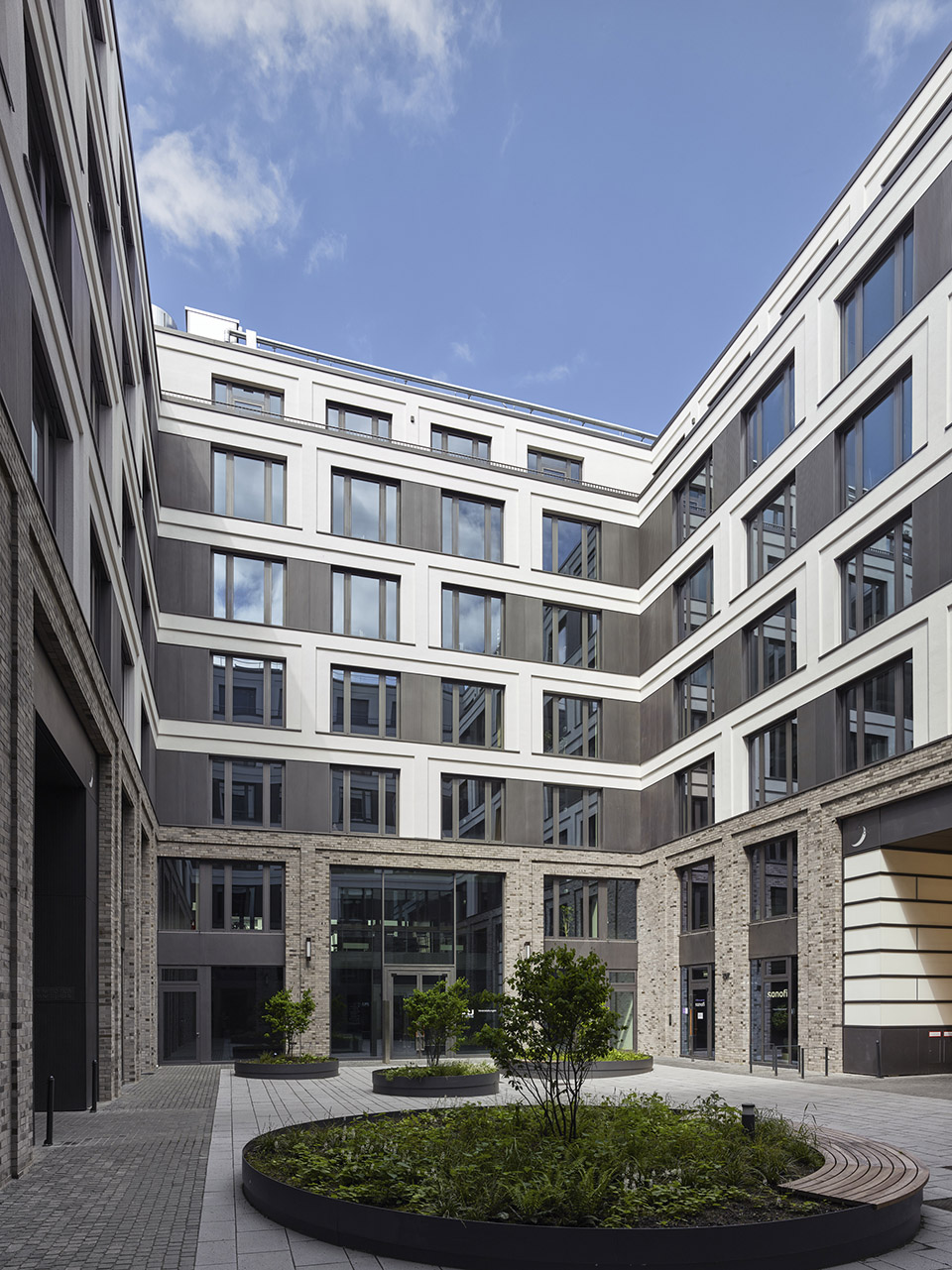 Innovative Design Trends in Luxury Urban Apartments