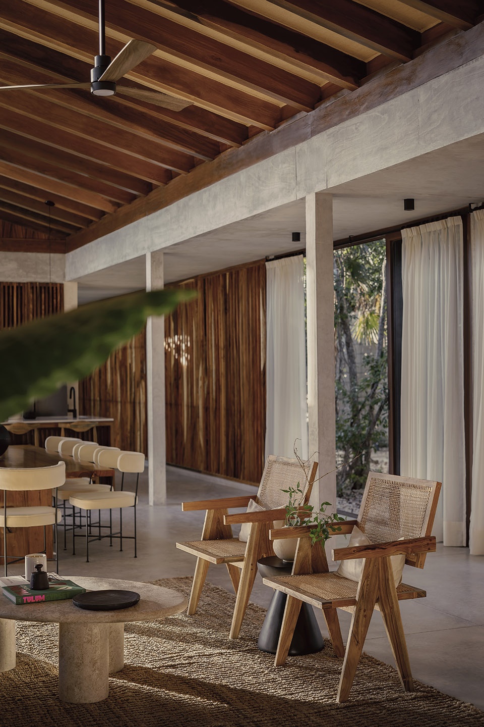 Casa Tropical by Jaque Studio