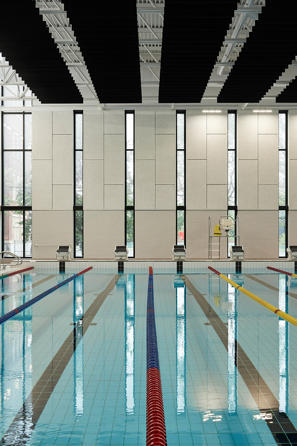 Rosemont Aquatic Center by Poirier Fontaine Architectes Inc. & Riopel + associés architectes