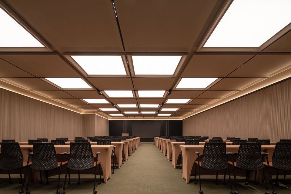 intercity hotel by vermilion zhou design group