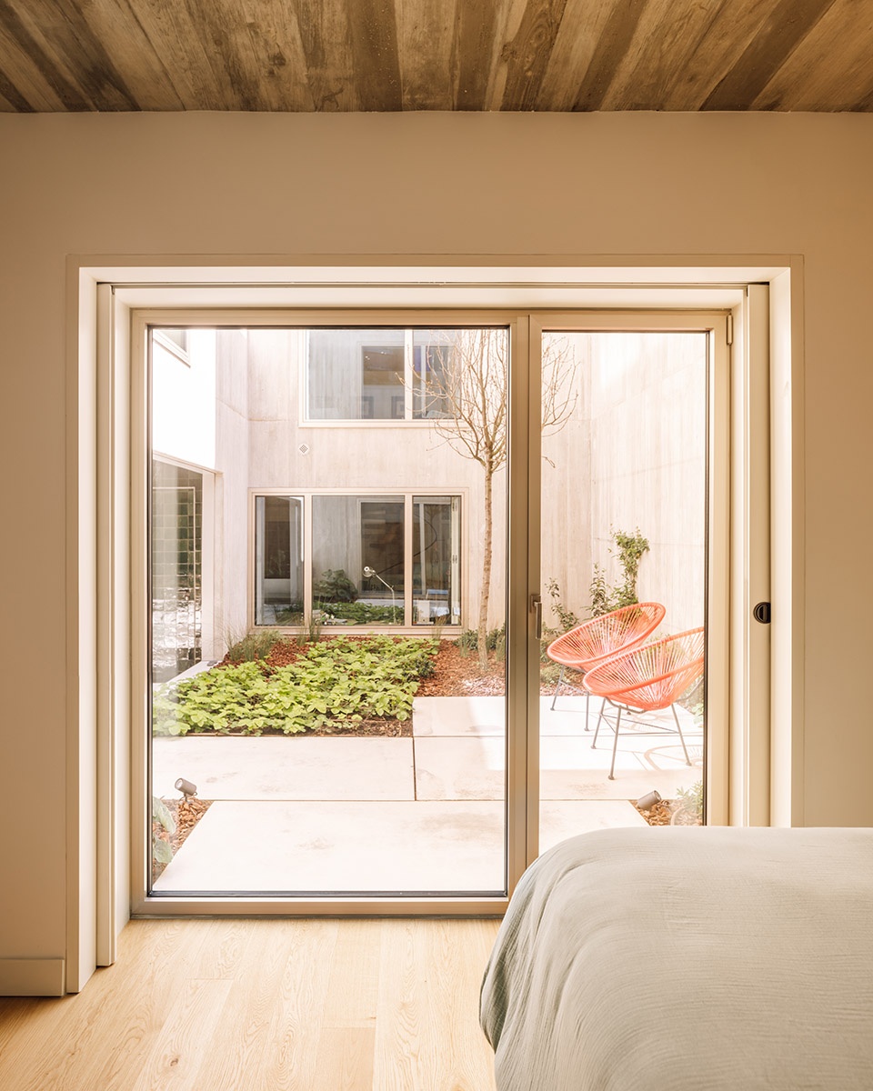 House In Rua Sao Francisco De Borja Lisbon by Ricardo Bak Gordon