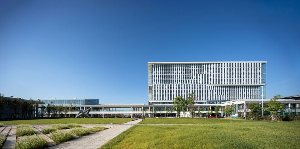 Quzhou Smart Industry Investment and Development Co Ltd China by architecturestudio
