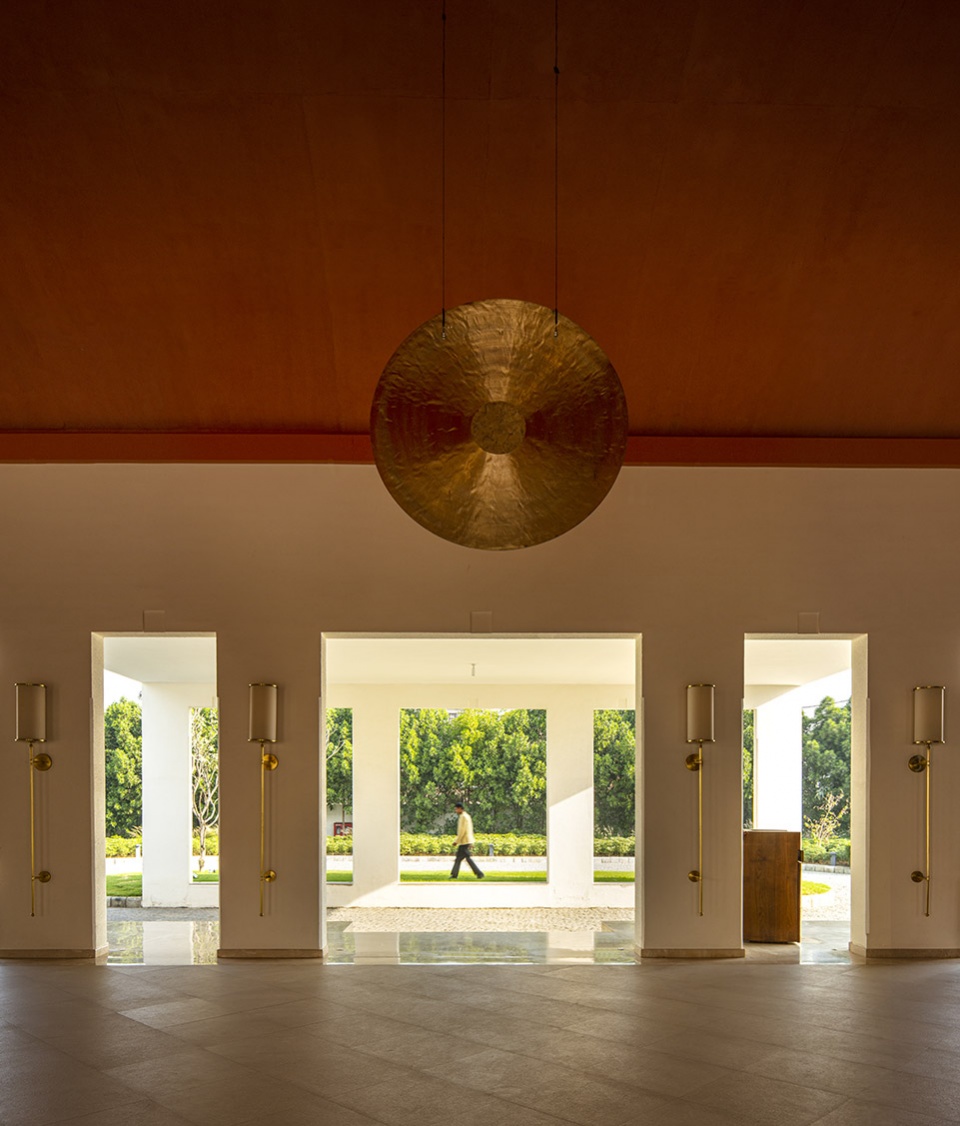 hotel in bodh gaya by sjk architects