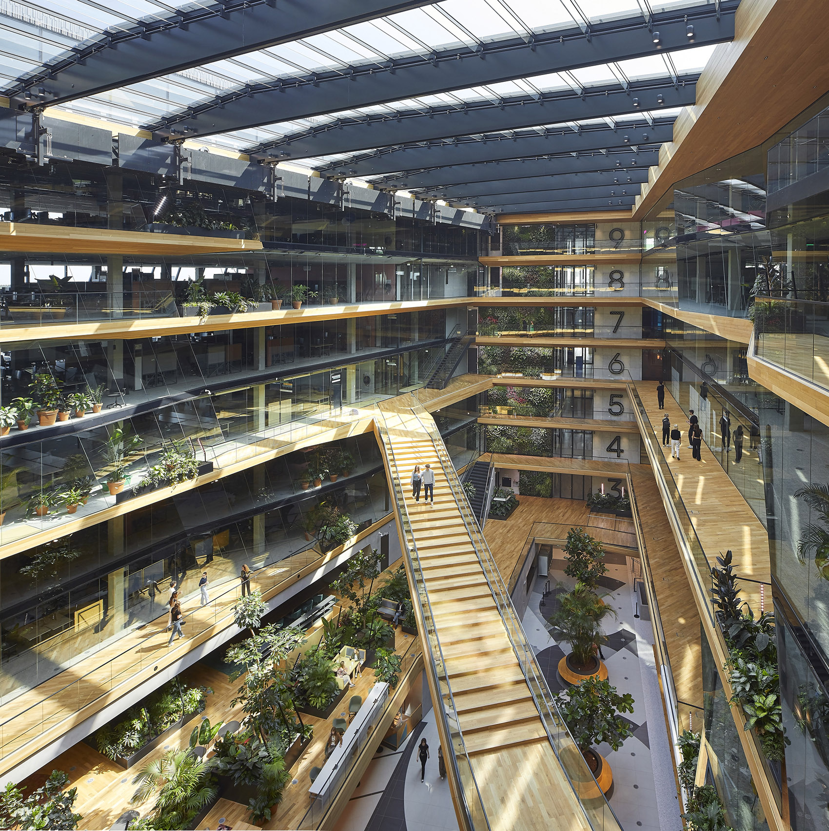 Booking.com City Campus / UNStudio + HofmanDujardin - 谷德设计网