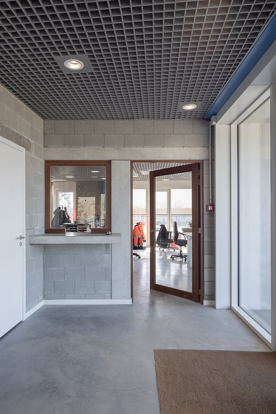 Zemst workshop and office spaces by WE S architects