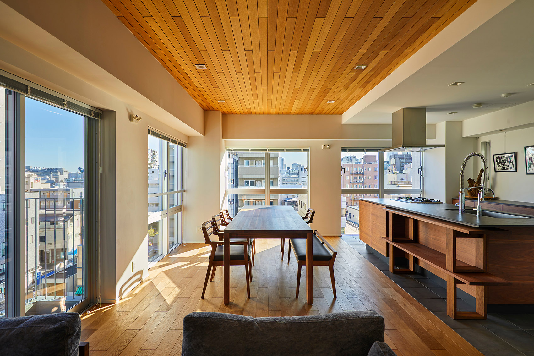 Image showcasing Larson Premier Full-View Low-E Glass Aluminum Storm Door