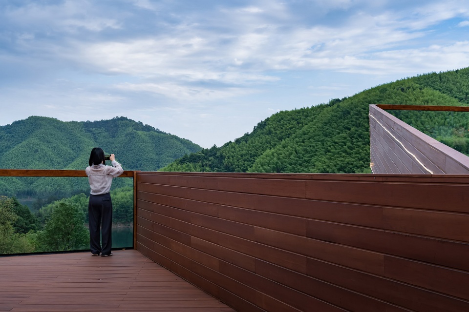 Qinglong Bay Lake Viewing Station Sichuan Tibet Route South Anhui by MEDG Current Engineering Design