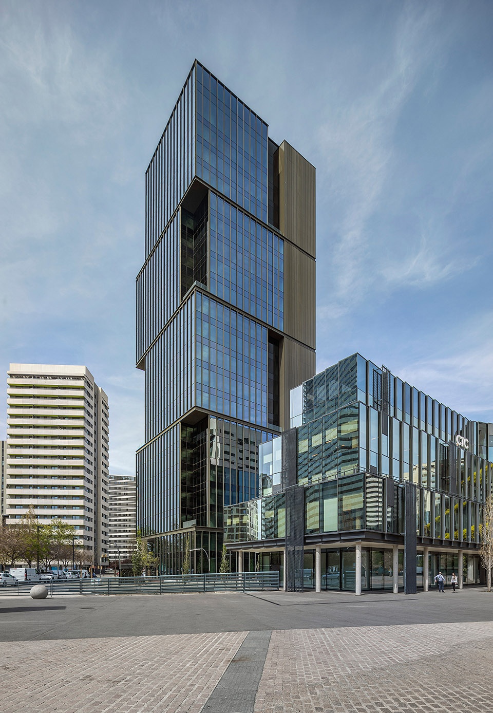 office tower in plaza europa 34 by gca architects