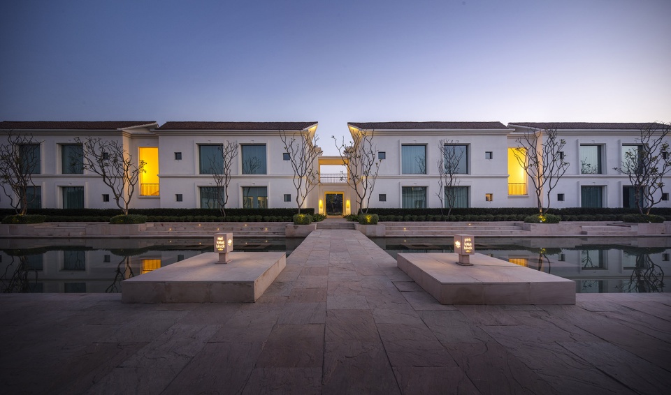 hotel in bodh gaya by sjk architects