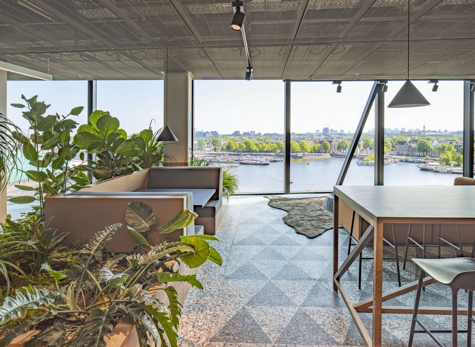unstudios new city campus for travel leader booking com opens in amsterdam