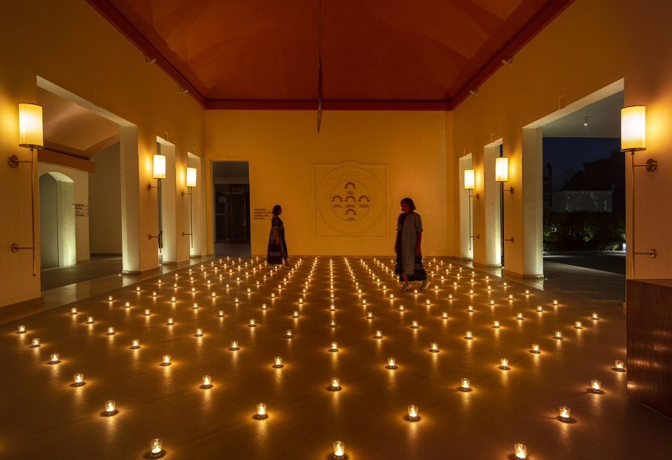 hotel in bodh gaya by sjk architects