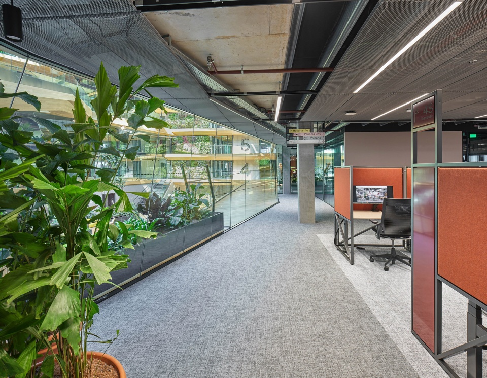 unstudios new city campus for travel leader booking com opens in amsterdam