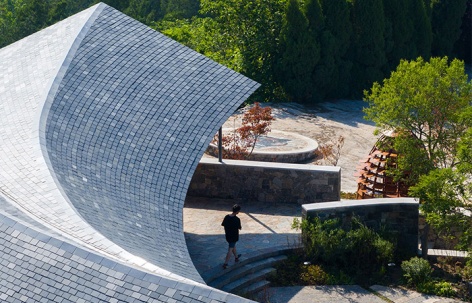 咕咕来仪，大伾山上的悬崖驿站，河南 / Galaxy Arch繁星建筑工作室