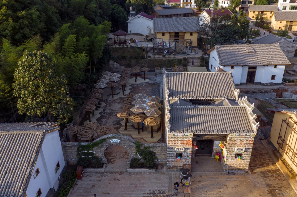 xamutang childrens bookstore by omer studio hdd