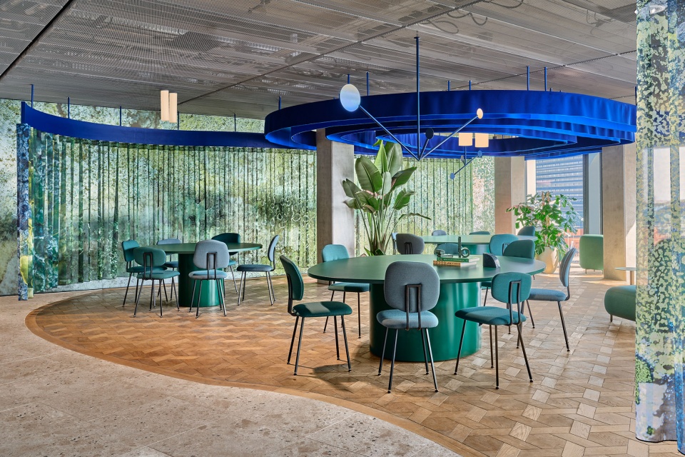 unstudios new city campus for travel leader booking com opens in amsterdam