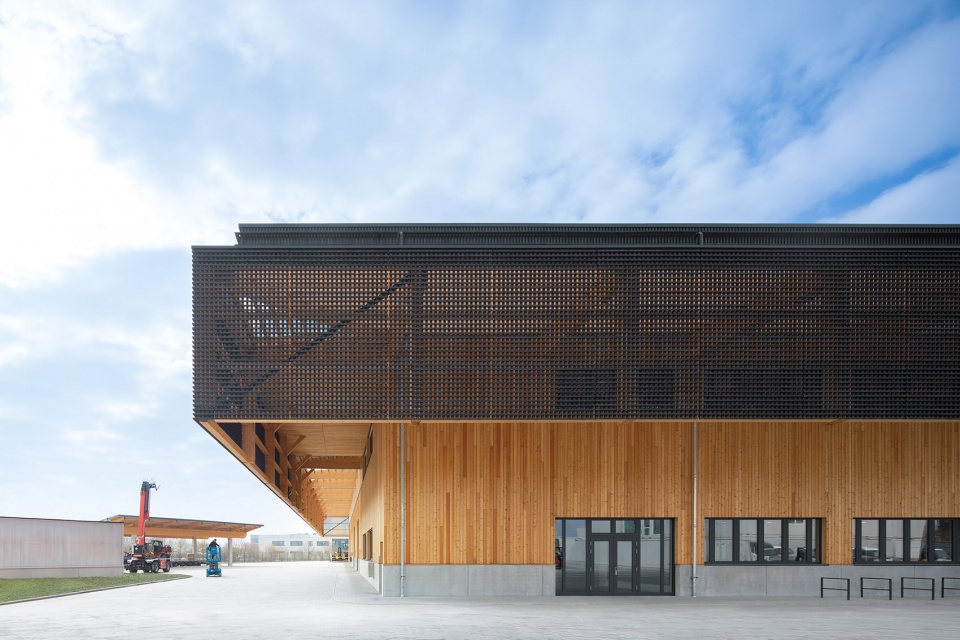 hald grunewald headquarters by rundzwei architekten bda
